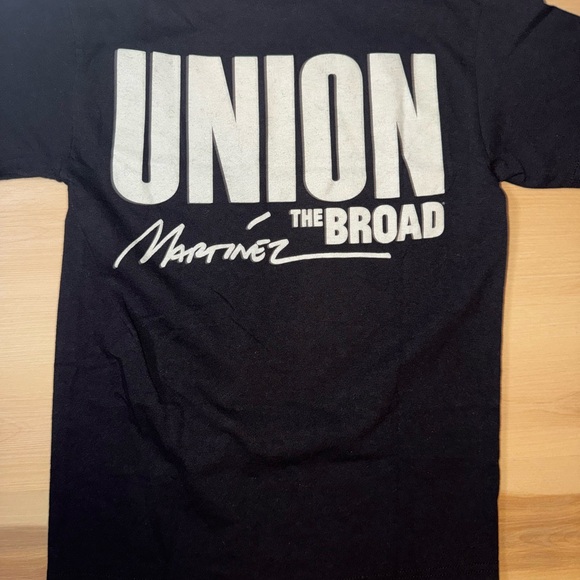 Union Black Tee - Picture 4 of 4